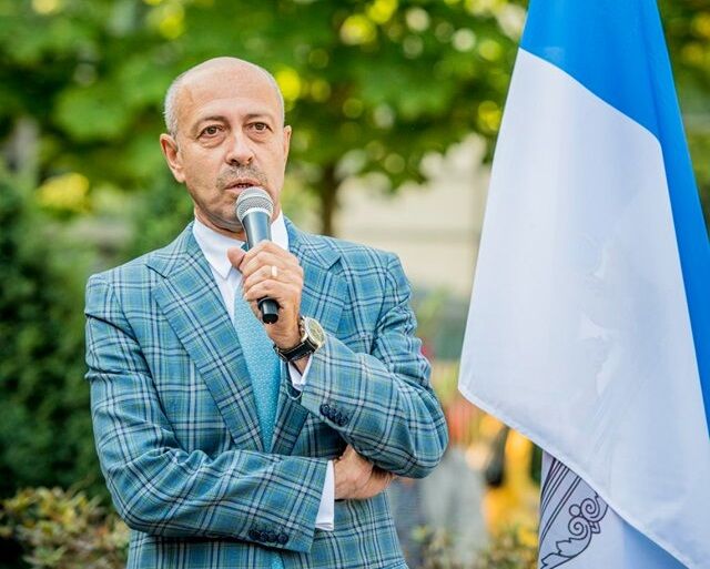 Политолог: посмотрим, что выберет Буров - сотрудничество или конфронтацию