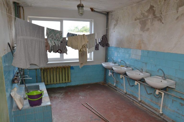 Первокурсник возмущен условиями студенческого общежития в Лиепае