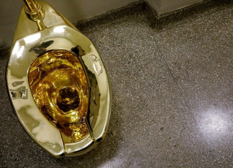 В Великобритании украли золотой унитаз стоимостью млн фунтов
