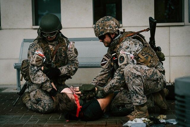 ФОТОГАЛЕРЕЯ: как батальон Земессардзе в Риге «воевал»