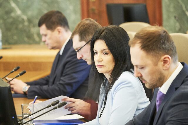 «Нам выделили «полный ноль», поэтому выкручиваемся»: Петравича о пособии по безработице