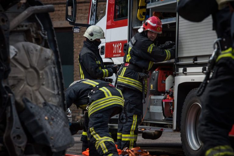 Ночью в Риге случился пожар: погибли двое, в том числе ребенок