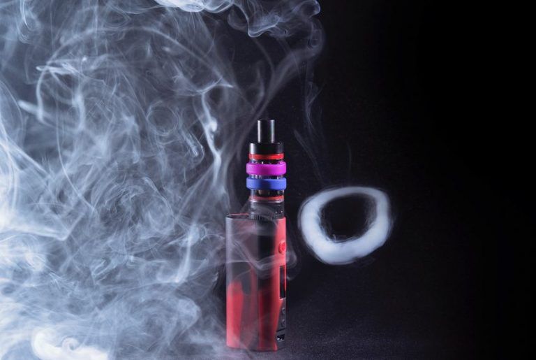 Власти США подтвердили смерть семи человек от заболеваний, связанных с курением вейпа