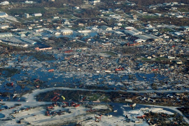 Число жертв урагана «Дориан» увеличилось до 20