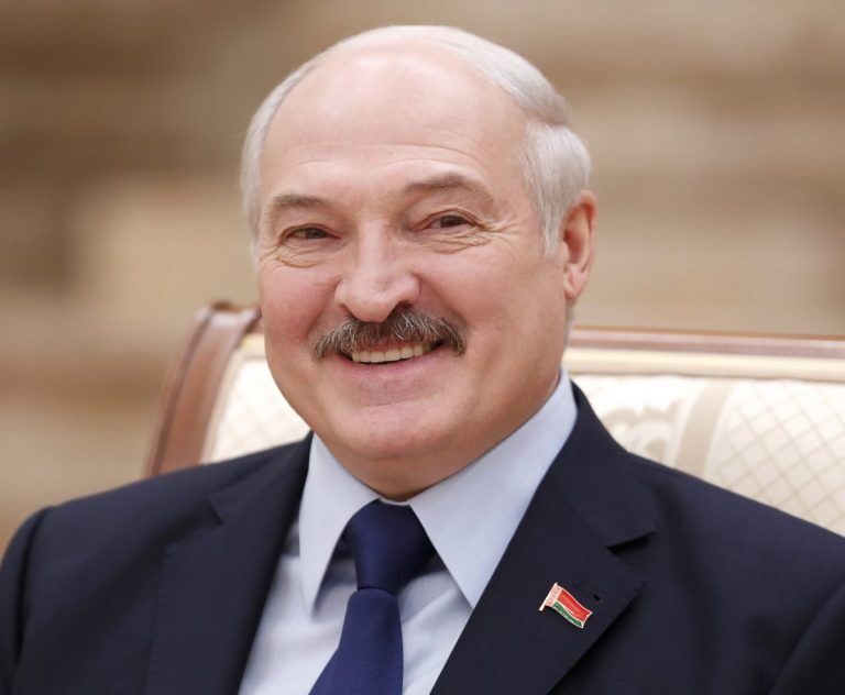 Лукашенко похвастался, что Илон Маск подарил ему Tesla. Сам Маск об этом ничего не знает