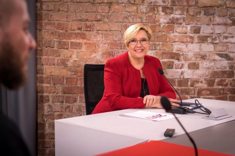 Кезбере не уйдет с поста главы NEPLP, Кайминьш будет добиваться ее отставки