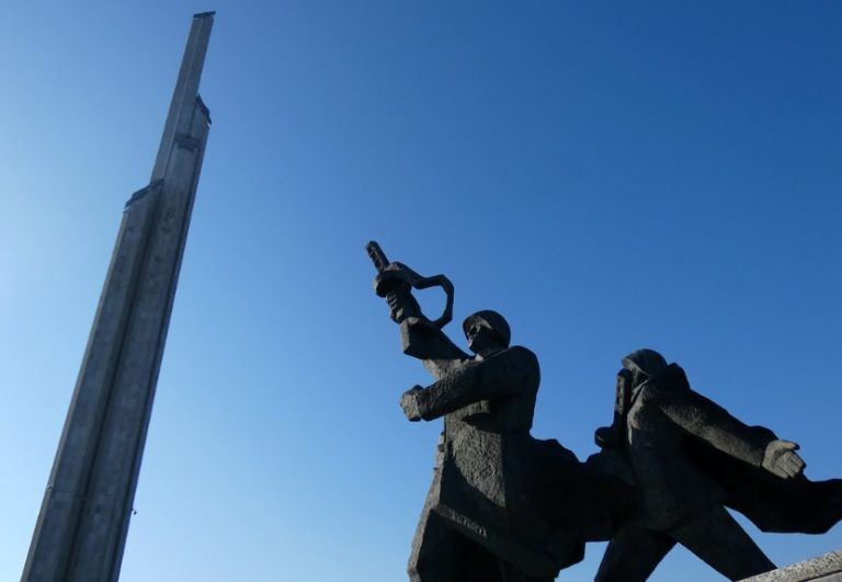 Памятник Освободителям не будут сносить, но могут переименовать