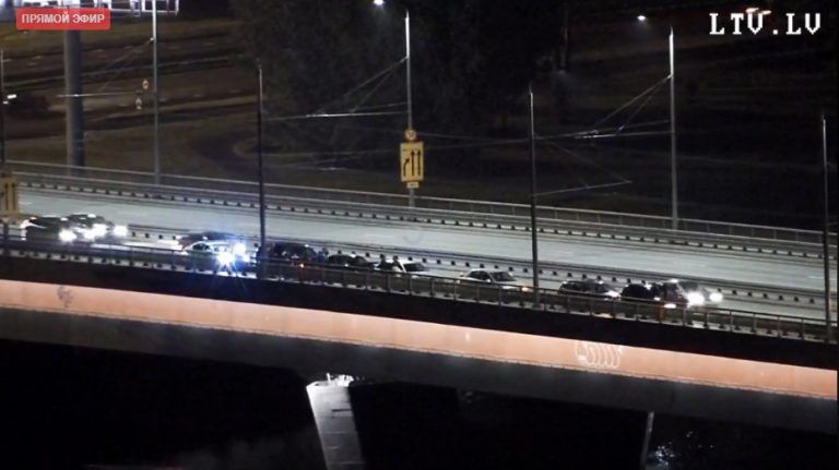 ВИДЕО: на Островном мосту «паровозиком» столкнулись сразу 6 машин