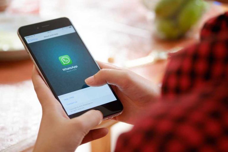 Педофил из Риги заводил через WhatsApp «сексуальные переписки» с девочками младше 14 лет