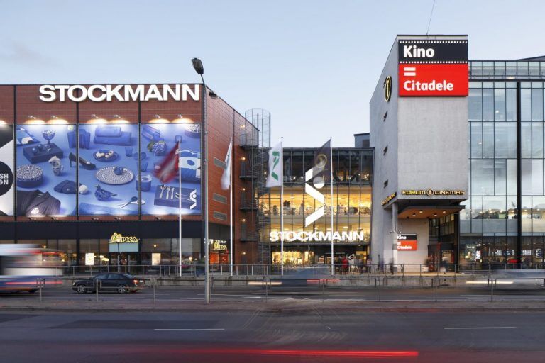 В Stockmann отравились 50 сотрудников. Их кормила та же компания, что и детей в Сигулде