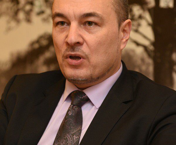 КОРОТКО О ГЛАВНОМ: Парадниекс «проехался» по безработным, соляная кислота и труп, мигранты в смертельном рейсе