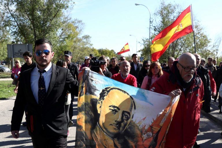 В Испании эксгумировали останки диктатора Франко. Их перезахоронят на кладбище