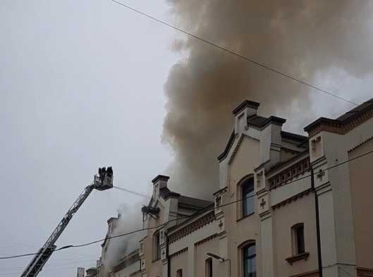 Пожар на Центральном рынке: спасатели эвакуировали людей