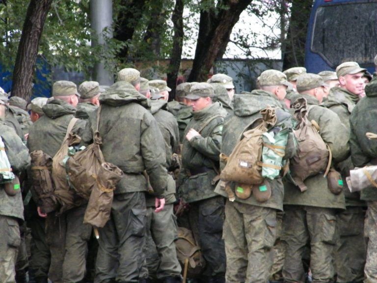 Сдали нервы. В России солдат-срочник застрелил восьмерых сослуживцев