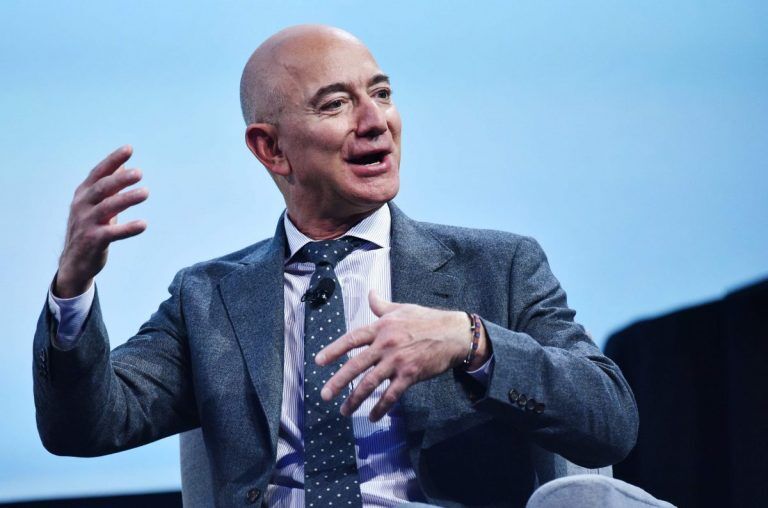 Глава Amazon после «перерыва» на сутки вновь стал богатейшим человеком мира