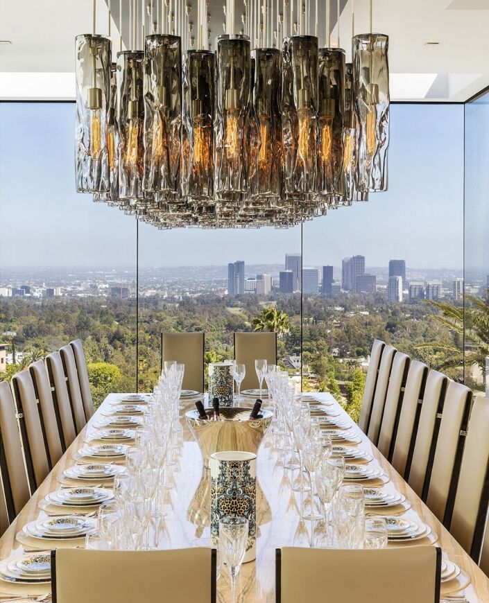 Экстравагантный 4-х уровневый особняк в Лос-Анжелесе (25 фото)