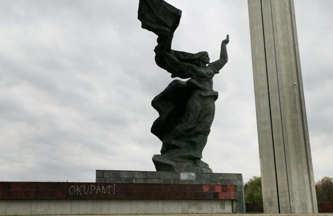Домбрава: наконец-то! В Сейме договорились о будущем памятника Освободителям