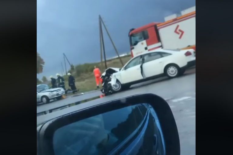 Трагическое ДТП под Лиепаей, водитель погиб, остальные — в больнице