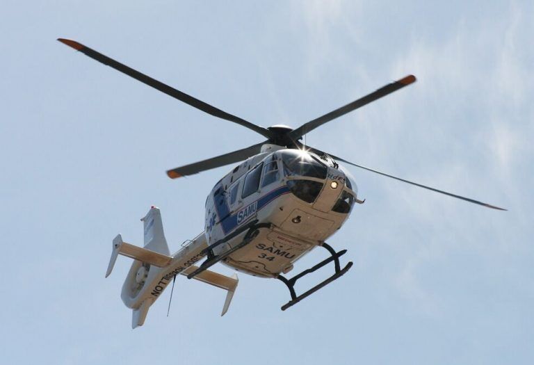 В Огре с помощью вертолета ищут человека