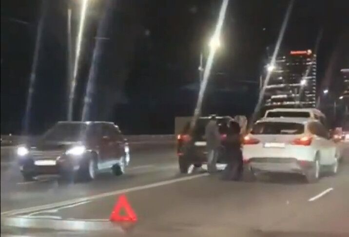 ВИДЕО: столкновение четырех машин «паровозиком» на Вантовом мосту