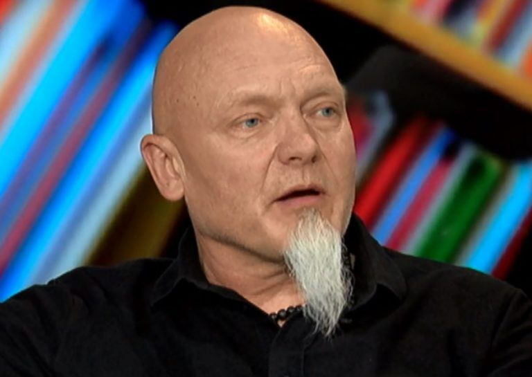 Режиссер: пока медики выходят на улицу, а мы сидим дома — ничего не изменится