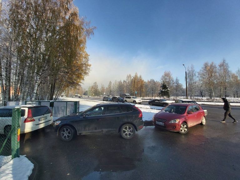 Белая зима началась внезапно: на автосервисах очереди на смену резины