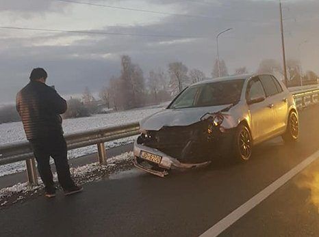 Авария из четырех машин: на пути из Елгавы в Ригу образовался затор