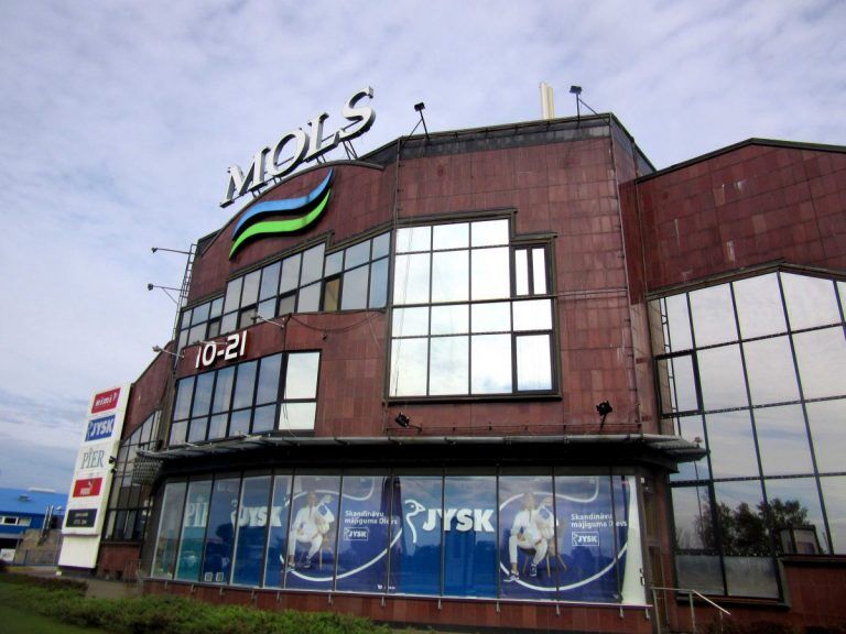 Из-за трещины в потолке проводят проверки в т/ц Mols