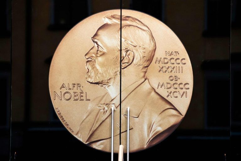 Нобелевская премия по физике присуждена за революционные открытия в астрономии
