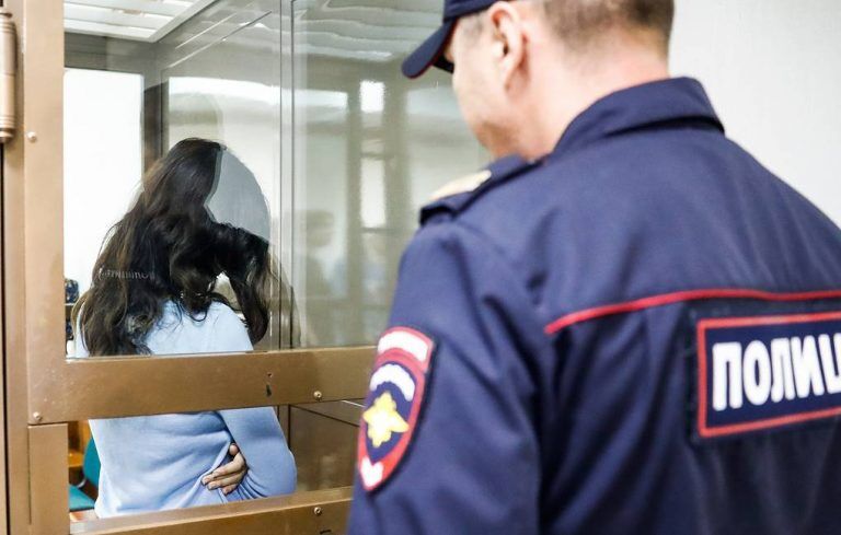 АУДИО: опубликован звонок сестер Хачатурян в полицию после убийства отца