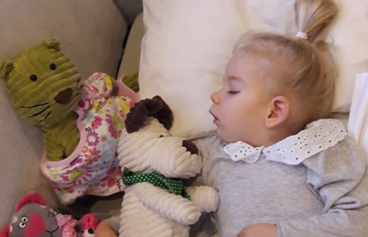 «Зеленая лампа»:  4-летней тяжелобольной девочке из Дундаги нужна помощь