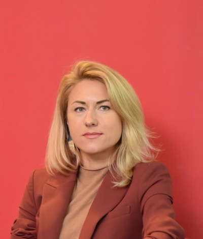 Из-за упавшего с крыши Минфина рабочего с должности ушла член правления Valsts nekustamie īpašumi