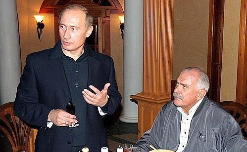 На Украине в фильме «Свидетели Путина» замазали лицо Никиты Михалкова