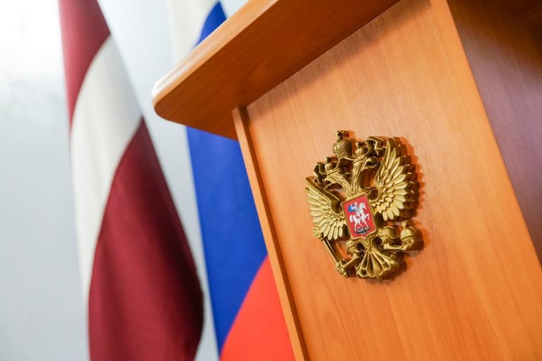Отняли последнюю возможность! Посольство России отреагировало на решение суда по русским частным школам