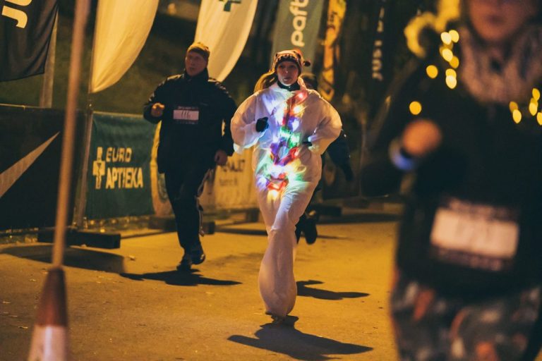 Пробеги по фестивалю света: по Staro Rīga состоятся забег и ориентирование