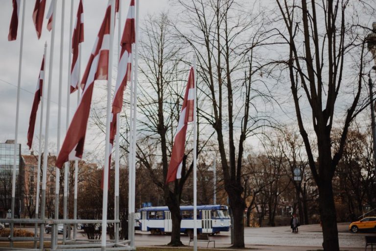 Rīgas satiksme: бесплатный проезд и продлены маршруты