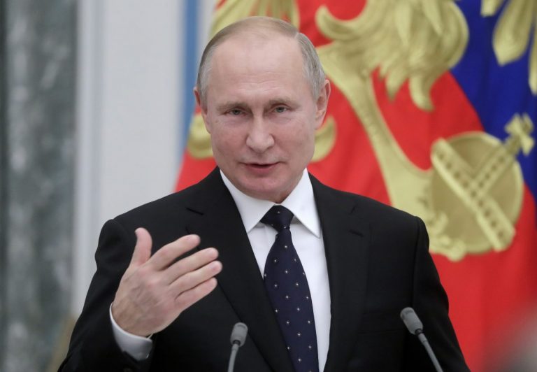 Советник Путина: он дважды пытался уйти из Кремля