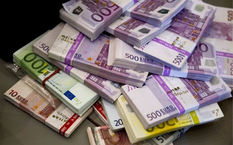 СМИ подозревают, что политики будут тратить финансирование для партий, как им вздумается