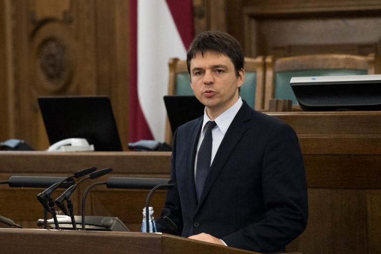 Шноре недоволен: русские стали реже смотреть латышские СМИ! Государство само виновато!