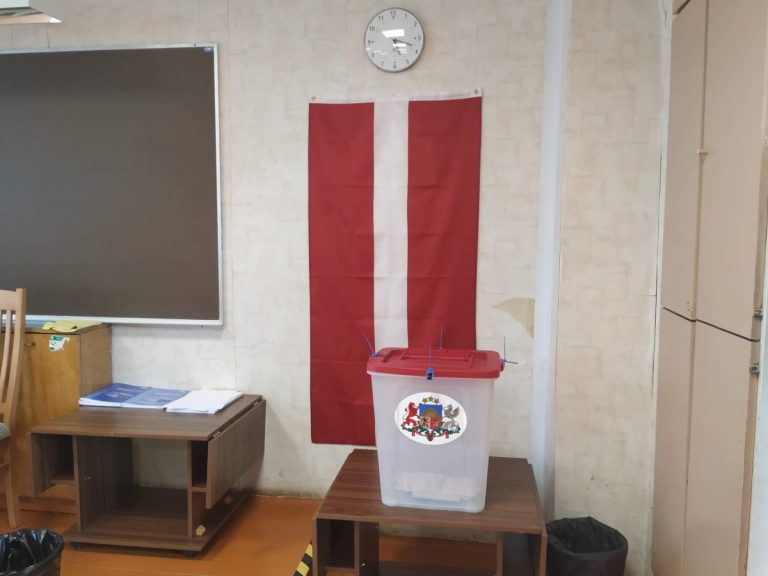 Взят новый рубеж! Уже 40 тысяч человек подписались за референдум о роспуске Сейма