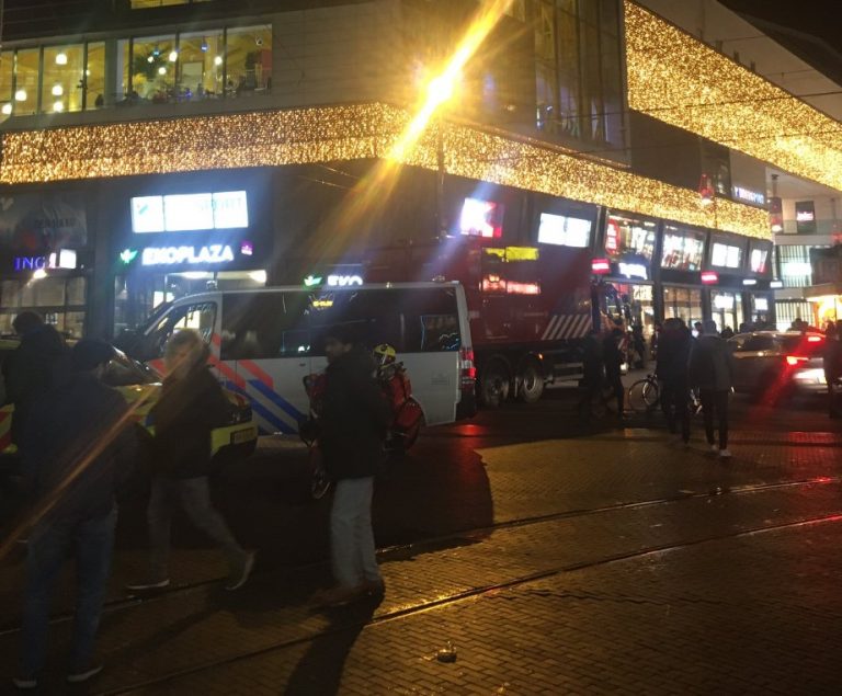 В Гааге неизвестный с ножом напал на прохожих. Атака была и в Лондоне