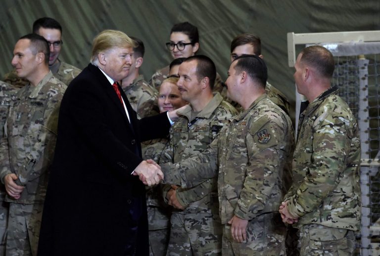 ВИДЕО: Трамп неожиданно приехал в Афганистан на День благодарения