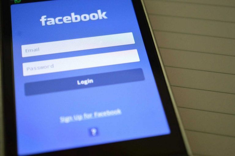 Цукерберг показал новый логотип Facebook