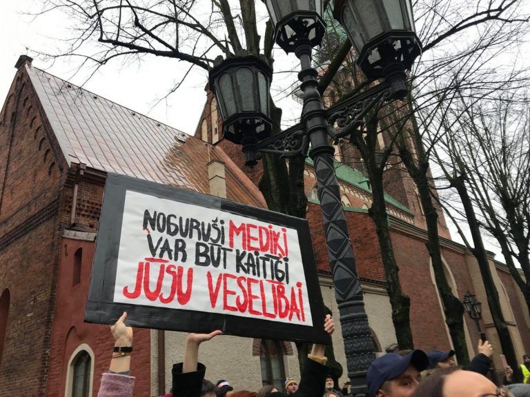 Встреча закончилась ничем: политики просят медиков понять, насколько все плохо