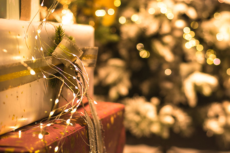 Каждый десятый житель Латвии готовит к Рождеству более 15 подарков