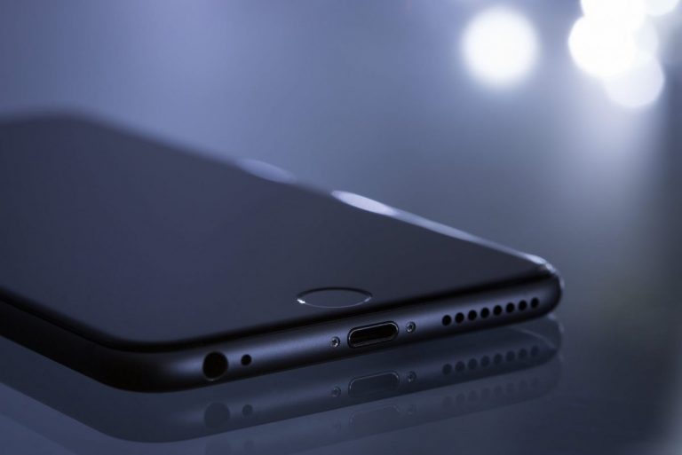 Путин подписал «закон против Apple». Почему его так называют?