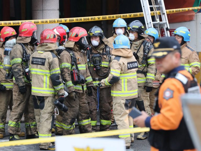 Пожар в Южной Корее: 32 человека ранены, один погиб