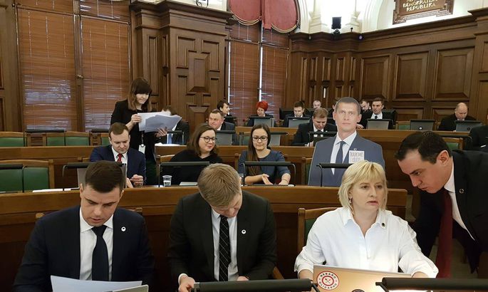 КОРОТКО О ГЛАВНОМ: блокировано «пятилетие» Рижской думы, Юрашса вернули в Сейм, антирекорд рождаемости