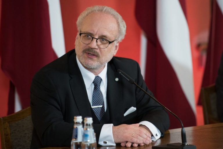 Президент Левитс блокировал поправки, позволяющие избрать Рижскую думу на 5 лет