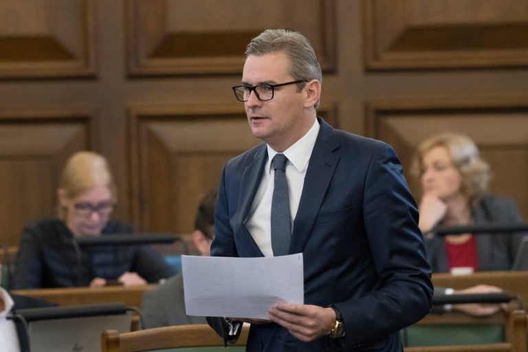 Бондарс: посмотрим, как оппозиции удастся устроить референдум, чтобы остановить наш законопроект